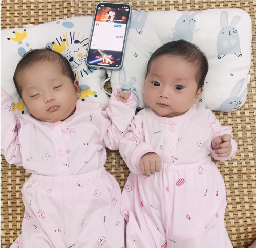 2 bé Khánh An & Gia Hân 