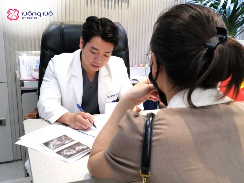 Thăm khám sức khỏe sinh sản là bước đầu tiên trong quy trình thụ tinh nhân tạo