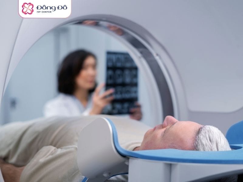 Điều trị ung thư là một trong những nguyên nhân gây suy buồng trứng sớm